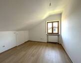  Schlafen 1 - Etagenwohnung mit 82,00 m&sup2; in Großweil zur Miete