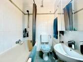 Badezimmer Hochparterre - Etagenwohnung mit 47,40 m² in Bielefeld / Innenstadt - Nord zum Kaufen