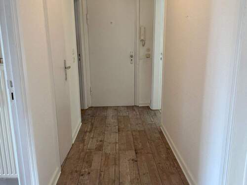 Flur (2) - 