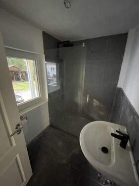 Badezimmer - Einfamilienhaus mit 100,00 m² in Walsrode zur Miete