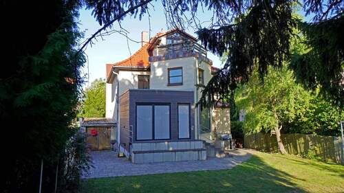 Das Haus wurde zum Garten hin in zwei Schritten erweitert - Absolute Seltenheit! Freistehendes Einfamilienhaus mit modernem Anbau in der begehrten Westvorstadt