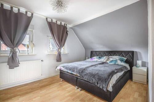 Schlafzimmer 1, DG - 