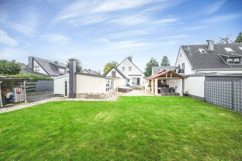 Garten mit Rückansicht - 