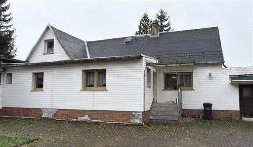 Außenansicht - EFH in Steinburg - 20.000,00&nbsp;EUR Kaufpreis, ca.&nbsp; 80,00&nbsp;m&sup2;&nbsp;Wohnfl&auml;che