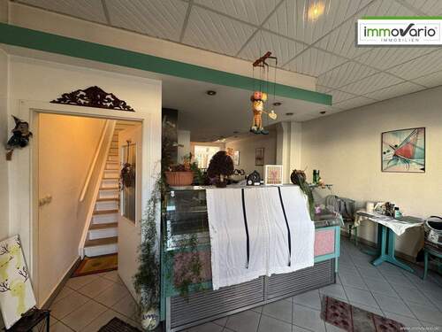 Hauseingang/ Ladenlokal - 