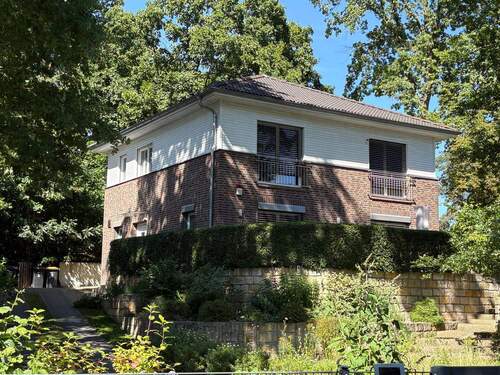 Variante 1.jpg - Prädestiniertes Haus mit Baugenehmigung in Zehlendorf mit Bodenbelägen und Malerarbeiten