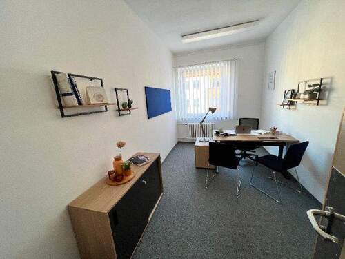 Büroraum 3 (inkl. 1 Arbeitsplatz) - Historische Kaserne, flexibel, möbliert: Büro 3 mit 1 Arbeitsplatz, 247 Zugang