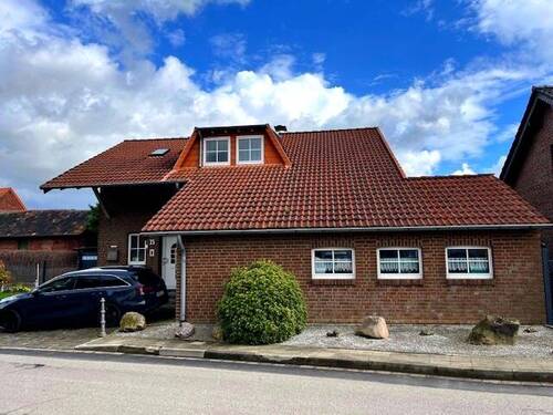 Vorderansicht - Freistehendes Einfamilienhaus + separates Grundstück!!!