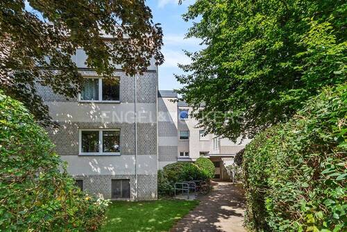 gepflegte Anlage mit insgesamt 18 Einheiten, 9 pro Eingang - 3 Zimmer Etagenwohnung zum Kaufen in Hamburg