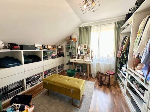 Zimmer im Dachgeschoss - 