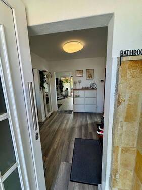 Windfang und Diele - 2 Zimmer Einfamilienhaus zum Kaufen in Brunsbüttel