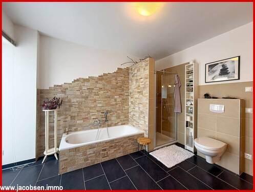 Badezimmer im 1. OG Bild 2 - 