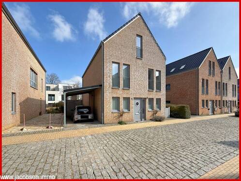 Nord-West-Ansicht - 6 Zimmer Einfamilienhaus zum Kaufen in Schleswig