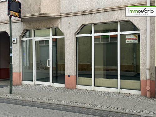 Schaufenster Straßenseite - 