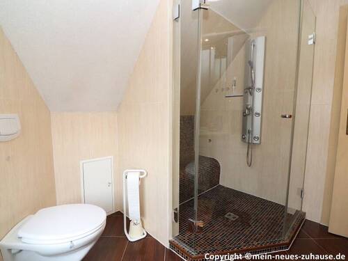 Bild 15 Bad Dachgeschoss Ansicht 1 - 