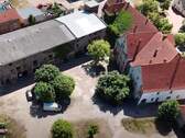 Scheunenanlage u. Gutshaus - 