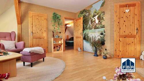 Diele im Obergeschoss - Mehrfamilienhaus, Wohnhaus mit 316,20 m&sup2; in Plate / Peckatel zum Kaufen