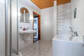 Badezimmer - EG - 