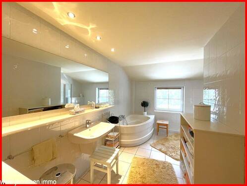 Badezimmer im Obergeschoss - 
