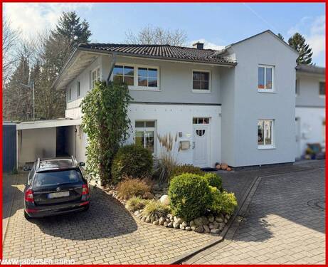 Ost-Ansicht - Idyllisch wohnen, stadtnah leben - Ihr großzügiger Ankerplatz nahe der Schlei