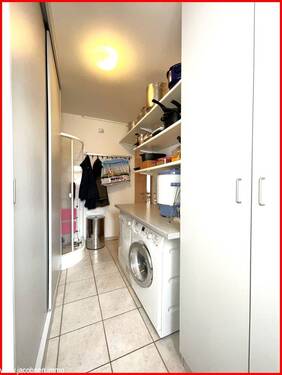 HWR mit Dusche im Erdgeschoss - 