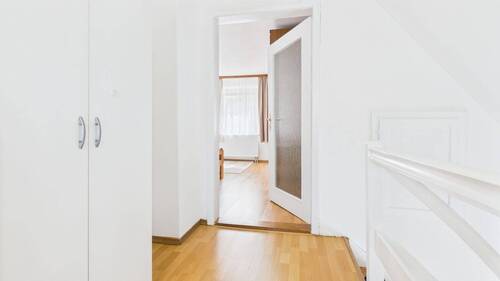 Flur OG.jpg - 3 Zimmer Einfamilienhaus in Bobingen