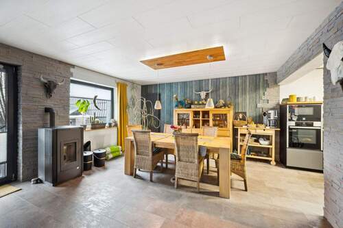 Der Essbereich & Kamin - Einfamilienhaus mit 205,00 m&sup2; in Lahstedt / Gadenstedt zum Kaufen