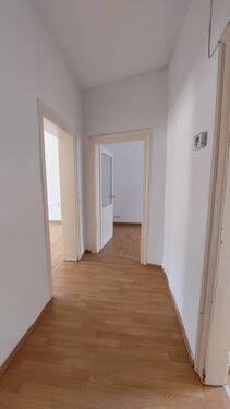 Bild 1 - Helle 3 Zimmerwohnung - 630,00&nbsp;EUR Kaltmiete, ca.&nbsp; 67,00&nbsp;m&sup2;&nbsp;Wohnfl&auml;che