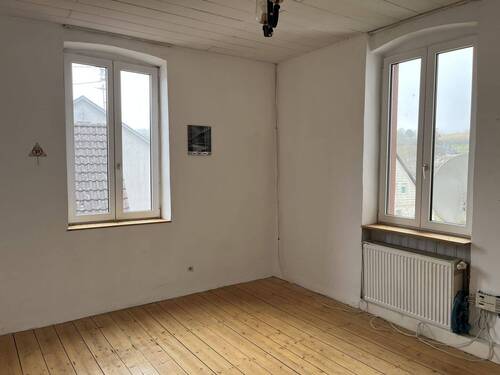 Zimmer - 9 Zimmer Mehrfamilienhaus, Wohnhaus in Seckach