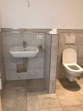 Waschbecken und WC.jpg - 