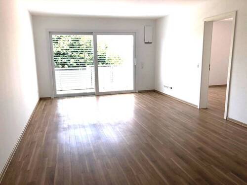 Essen-Wohnzi. mit Zugang zum Balkon .jpg - 2 Zimmer Etagenwohnung zum Kaufen in Ingolstadt