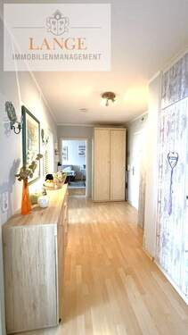 Flur Richtung Wohnzimmer - 