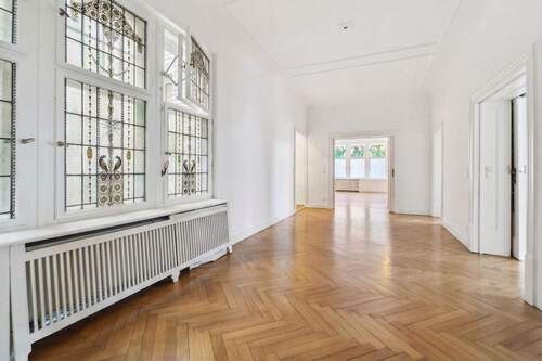 Großzügiger Eingangsbereich - 6 Zimmer Etagenwohnung in Berlin