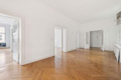 Großzügiger Eingangsbereich - Etagenwohnung mit 231,00 m&sup2; in Berlin zum Kaufen