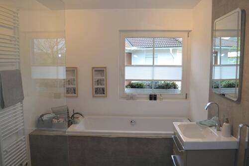 Modernes Badezimmer - 