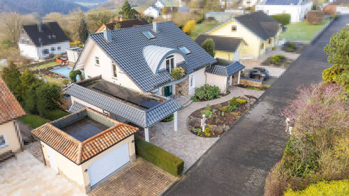 Blick aufs Anwesen - 7 Zimmer Einfamilienhaus zum Kaufen in Breitscheid-Hochscheid