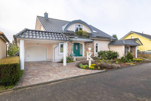 Vorderansicht - 7 Zimmer Einfamilienhaus in Breitscheid-Hochscheid