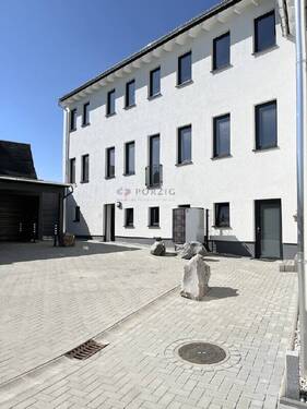 Hausansicht - 5 Zimmer Einfamilienhaus zur Miete in Limbach-Oberfrohna