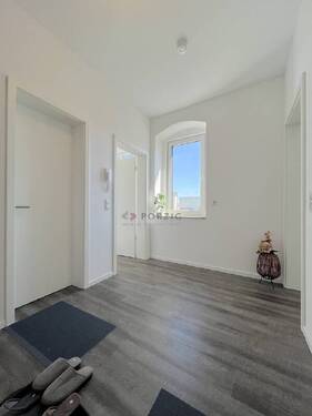 Flur 1 OG - 5 Zimmer Einfamilienhaus in Limbach-Oberfrohna