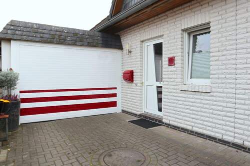 Carport mit elektrischem Tor - 