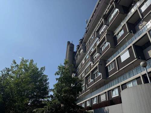 Eingangsseite Wegsfeld 42 - Garage, Stellplatz in Hannover