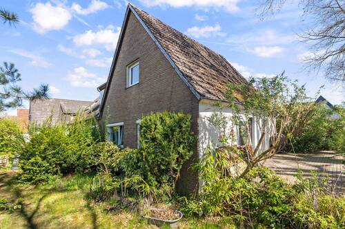 Bild 2 - 6 Zimmer Einfamilienhaus zum Kaufen in Bremen