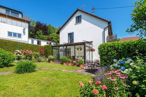 Seite mit Sicht Wintergarten u. Flowerpower - 6 Zimmer Einfamilienhaus zum Kaufen in Oberteuringen-Bitzenhofen