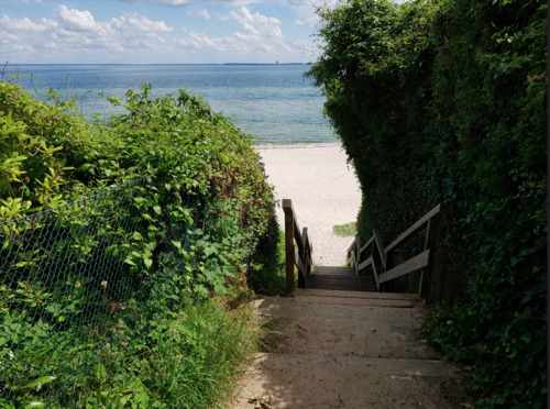 Gegenüberliegender Weg zum Strand - 