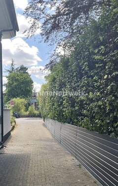 Zufahrt zur Straße - 