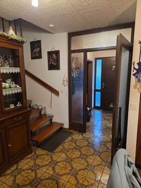 Aufgang zum OG - Reihenmittelhaus mit 135,00 m&sup2; in Aschaffenburg zum Kaufen