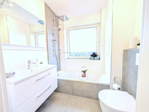 Badezimmer - 3 Zimmer Etagenwohnung zum Kaufen in Ludwigshafen am Rhein
