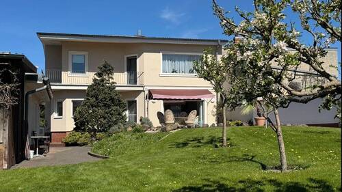 Hausansicht - Exklusives Wohnen mit Pool, Sauna und traumhaftem Garten – ein Anwesen in Rathenow-West mit besonderem Charme!