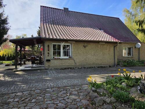 Seitenansicht - 6 Zimmer Einfamilienhaus zum Kaufen in Blesewitz