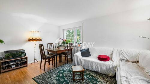 Wohnzimmer 2 - 3 Zimmer Etagenwohnung in Metzingen